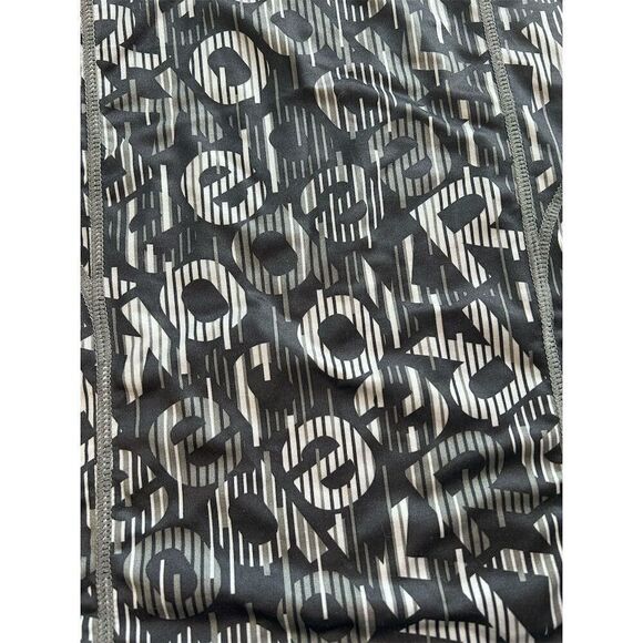 Reebok Women's XS Black Logo Racerback Tank Top Gym Yoga Sleeveless - Picture 7 of 7